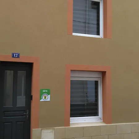 Maison Familiale A - 3 Chambres, Balcon Sur Riviere, Proche Commodites Et Activites - Fr-1-589-594 *